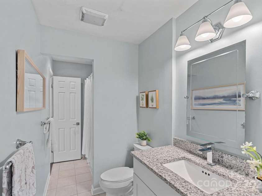 3308 Selwyn Farms Lane, Charlotte, NC 28209.  MLS# CAR4264520, YatesRealty ID 17057. 