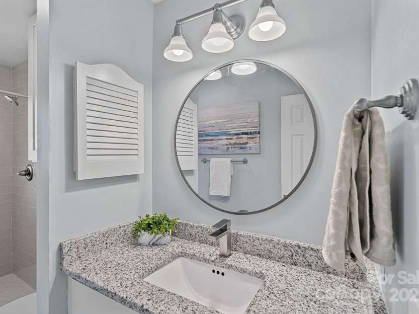 3308 Selwyn Farms Lane, Charlotte, NC 28209.  MLS# CAR4264520, YatesRealty ID 17057. 