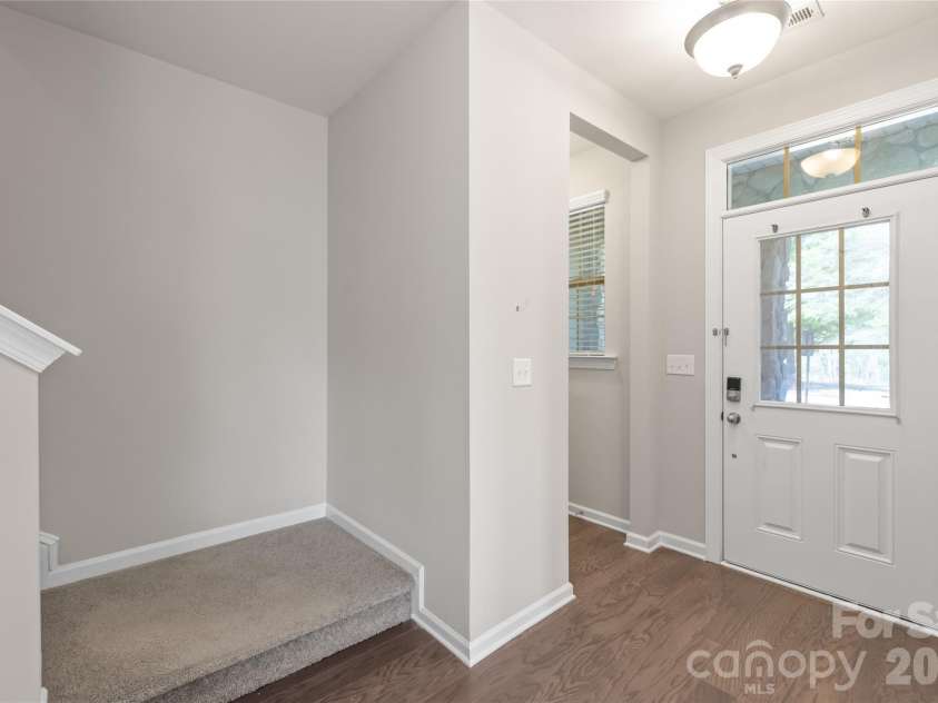 5662 Stonewells Drive, Charlotte, NC 28278.  MLS# CAR4374852, YatesRealty ID 17057. 