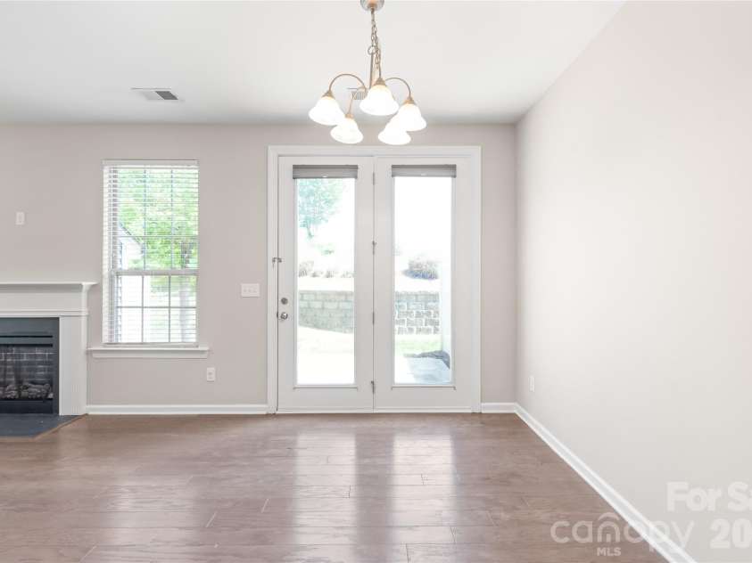 5662 Stonewells Drive, Charlotte, NC 28278.  MLS# CAR4374852, YatesRealty ID 17057. 