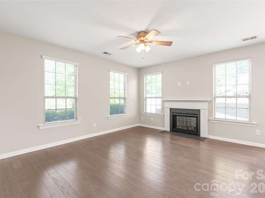 5662 Stonewells Drive, Charlotte, NC 28278.  MLS# CAR4374852, YatesRealty ID 17057. 