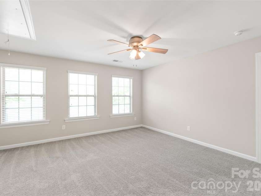 5662 Stonewells Drive, Charlotte, NC 28278.  MLS# CAR4374852, YatesRealty ID 17057. 