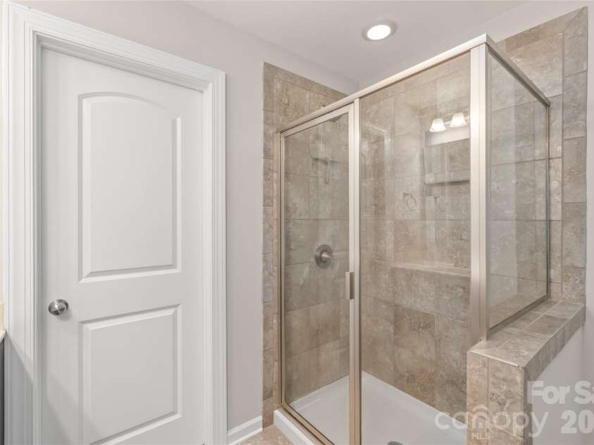 5662 Stonewells Drive, Charlotte, NC 28278.  MLS# CAR4374852, YatesRealty ID 17057. 