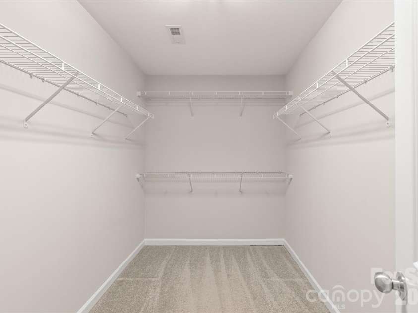 5662 Stonewells Drive, Charlotte, NC 28278.  MLS# CAR4374852, YatesRealty ID 17057. 