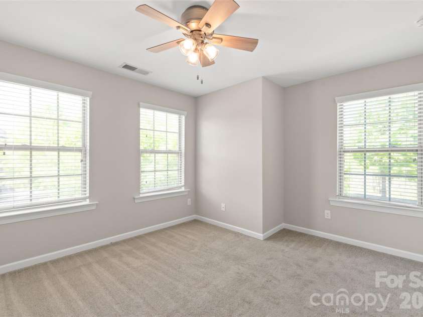 5662 Stonewells Drive, Charlotte, NC 28278.  MLS# CAR4374852, YatesRealty ID 17057. 