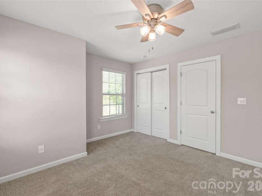 5662 Stonewells Drive, Charlotte, NC 28278.  MLS# CAR4374852, YatesRealty ID 17057. 
