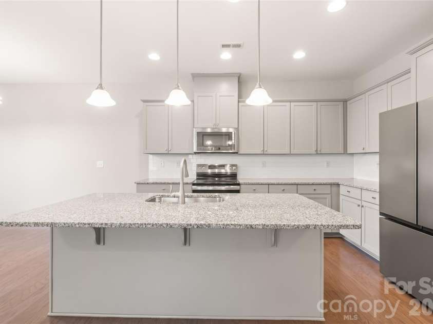 5662 Stonewells Drive, Charlotte, NC 28278.  MLS# CAR4374852, YatesRealty ID 17057. 
