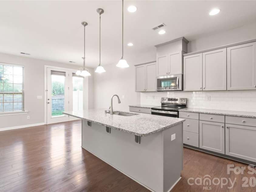 5662 Stonewells Drive, Charlotte, NC 28278.  MLS# CAR4374852, YatesRealty ID 17057. 