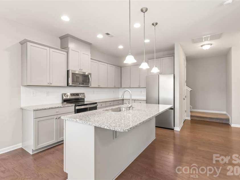 5662 Stonewells Drive, Charlotte, NC 28278.  MLS# CAR4374852, YatesRealty ID 17057. 