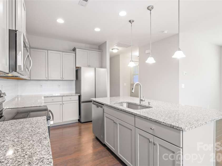 5662 Stonewells Drive, Charlotte, NC 28278.  MLS# CAR4374852, YatesRealty ID 17057. 