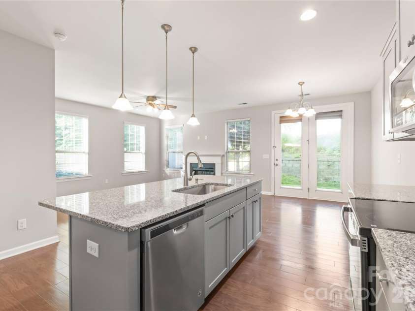 5662 Stonewells Drive, Charlotte, NC 28278.  MLS# CAR4374852, YatesRealty ID 17057. 