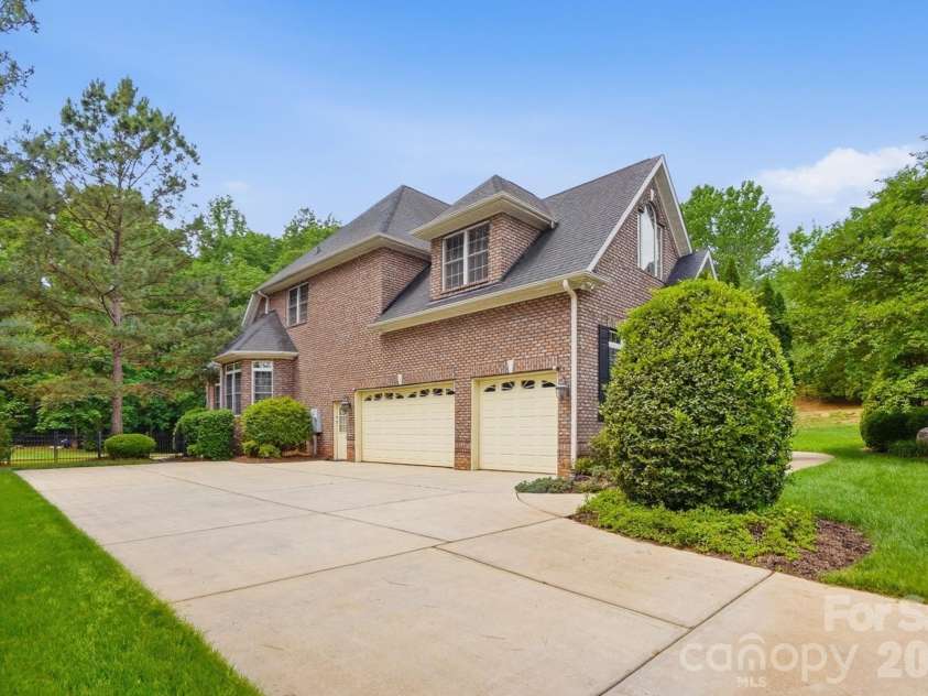 1020 Rolling Park Lane, Fort Mill, SC 29715.  MLS# CAR4374720, YatesRealty ID 17058. 