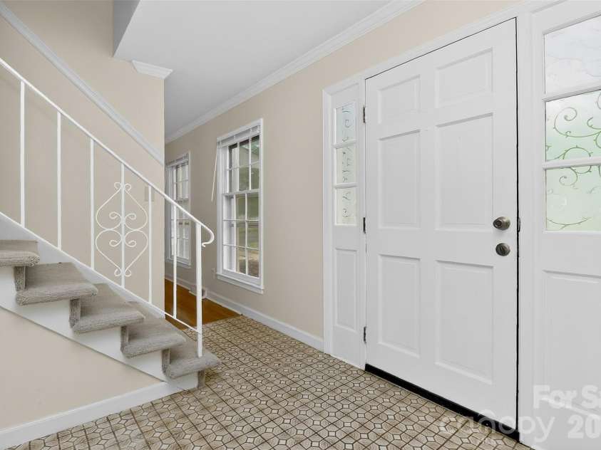 7007 Crossridge Road, Charlotte, NC 28214.  MLS# CAR4375440, YatesRealty ID 17059. 