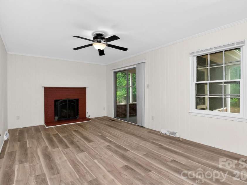 7007 Crossridge Road, Charlotte, NC 28214.  MLS# CAR4375440, YatesRealty ID 17059. 
