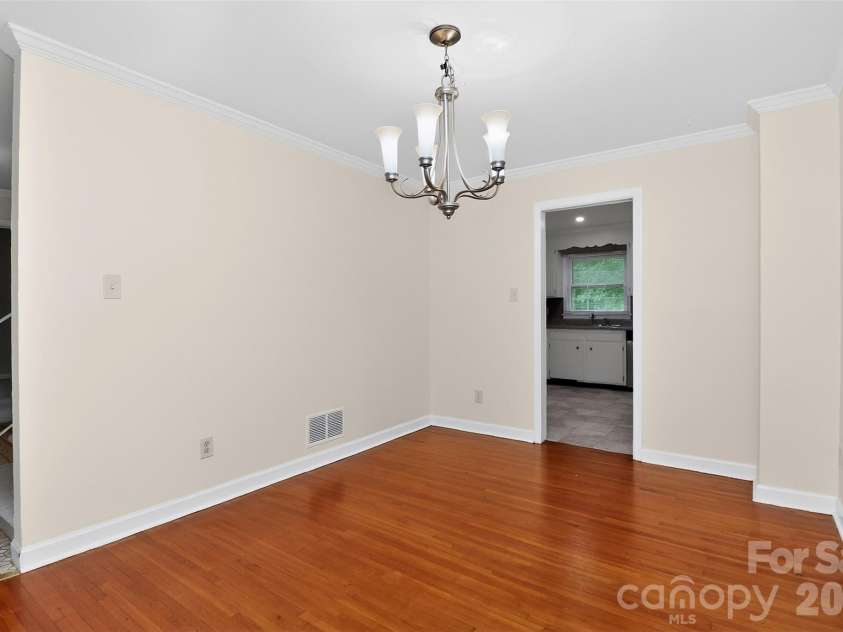 7007 Crossridge Road, Charlotte, NC 28214.  MLS# CAR4375440, YatesRealty ID 17059. 