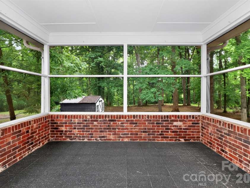 7007 Crossridge Road, Charlotte, NC 28214.  MLS# CAR4375440, YatesRealty ID 17059. 