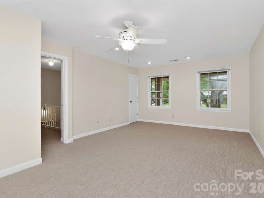 7007 Crossridge Road, Charlotte, NC 28214.  MLS# CAR4375440, YatesRealty ID 17059. 
