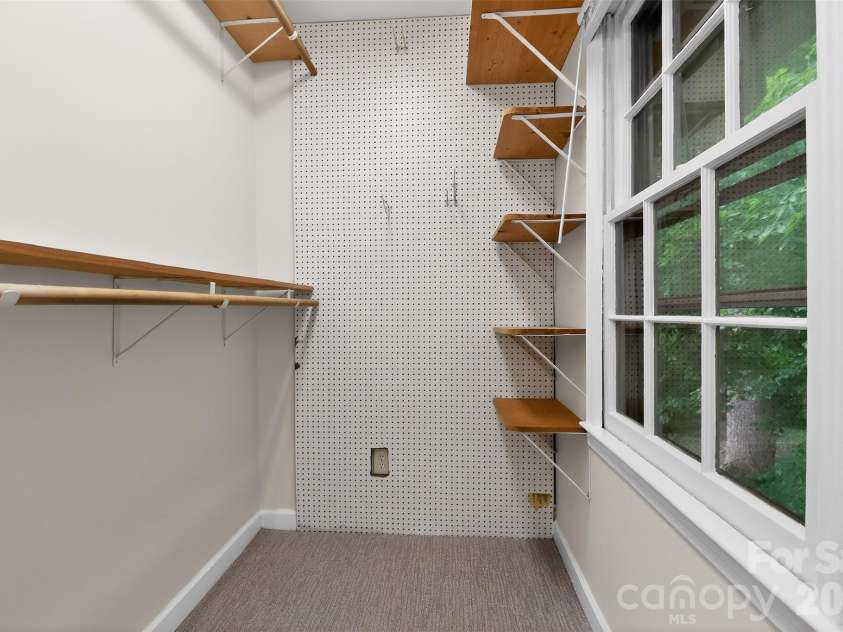 7007 Crossridge Road, Charlotte, NC 28214.  MLS# CAR4375440, YatesRealty ID 17059. 
