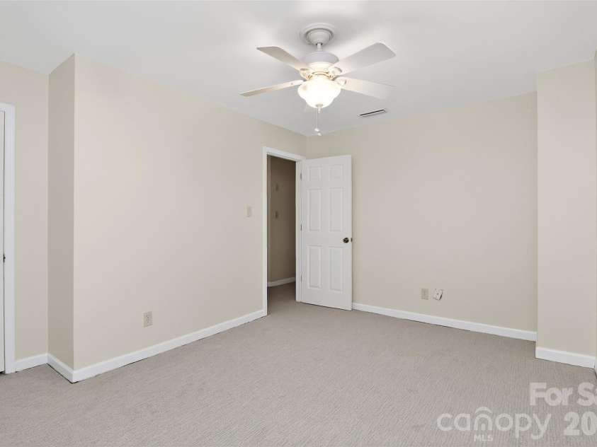 7007 Crossridge Road, Charlotte, NC 28214.  MLS# CAR4375440, YatesRealty ID 17059. 