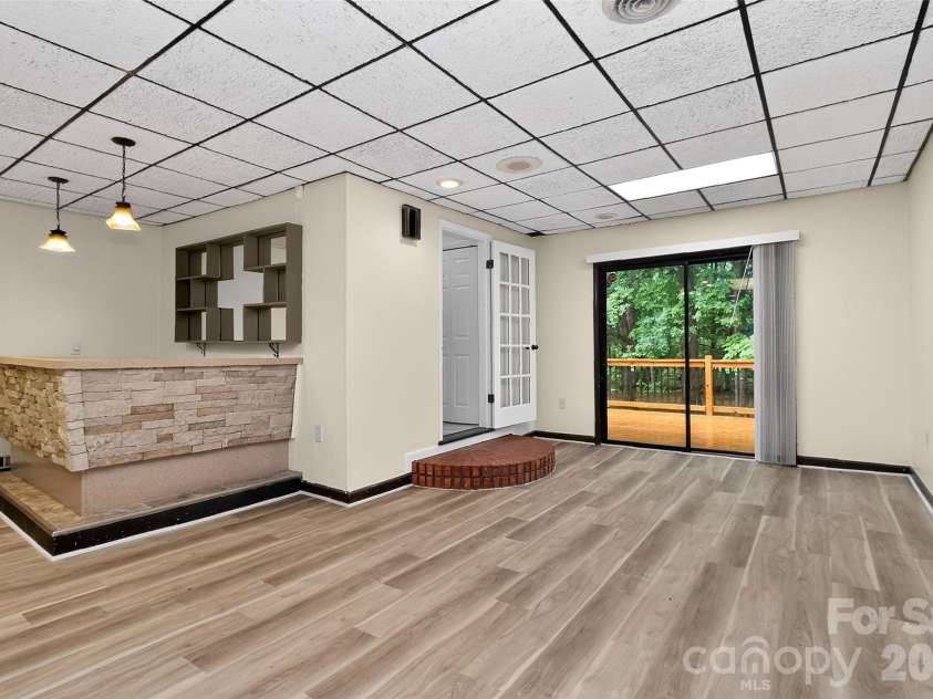 7007 Crossridge Road, Charlotte, NC 28214.  MLS# CAR4375440, YatesRealty ID 17059. 