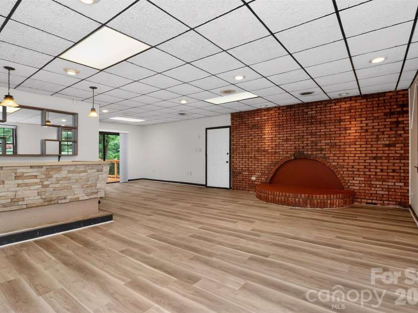 7007 Crossridge Road, Charlotte, NC 28214.  MLS# CAR4375440, YatesRealty ID 17059. 
