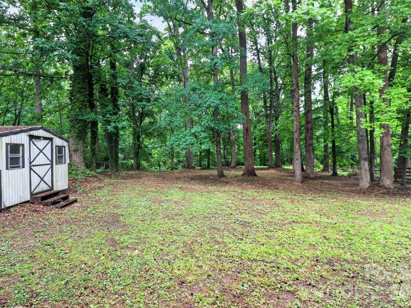 7007 Crossridge Road, Charlotte, NC 28214.  MLS# CAR4375440, YatesRealty ID 17059. 