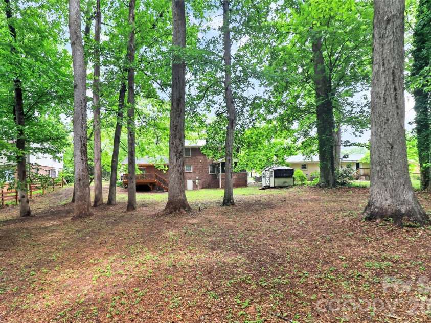 7007 Crossridge Road, Charlotte, NC 28214.  MLS# CAR4375440, YatesRealty ID 17059. 