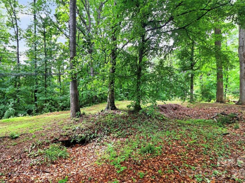 7007 Crossridge Road, Charlotte, NC 28214.  MLS# CAR4375440, YatesRealty ID 17059. 