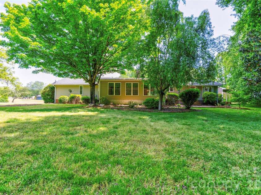 106 Dons Court, Shelby, NC 28150.  MLS# CAR4376308, YatesRealty ID 17060. Back