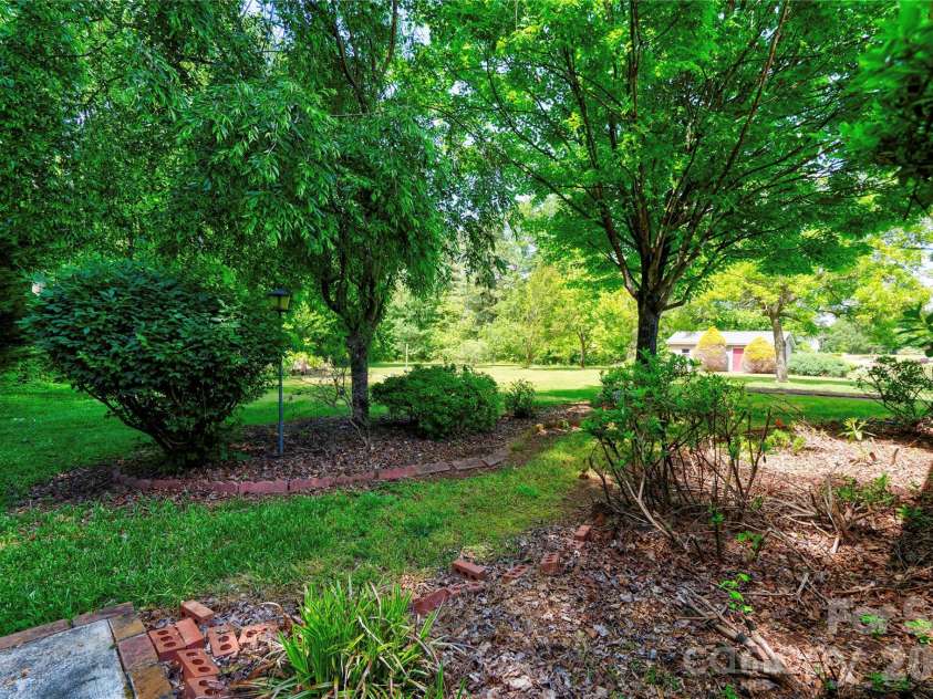 106 Dons Court, Shelby, NC 28150.  MLS# CAR4376308, YatesRealty ID 17060. Back Yard