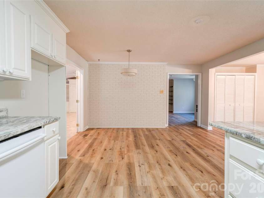 106 Dons Court, Shelby, NC 28150.  MLS# CAR4376308, YatesRealty ID 17060. Kitchen/Breakfast Room