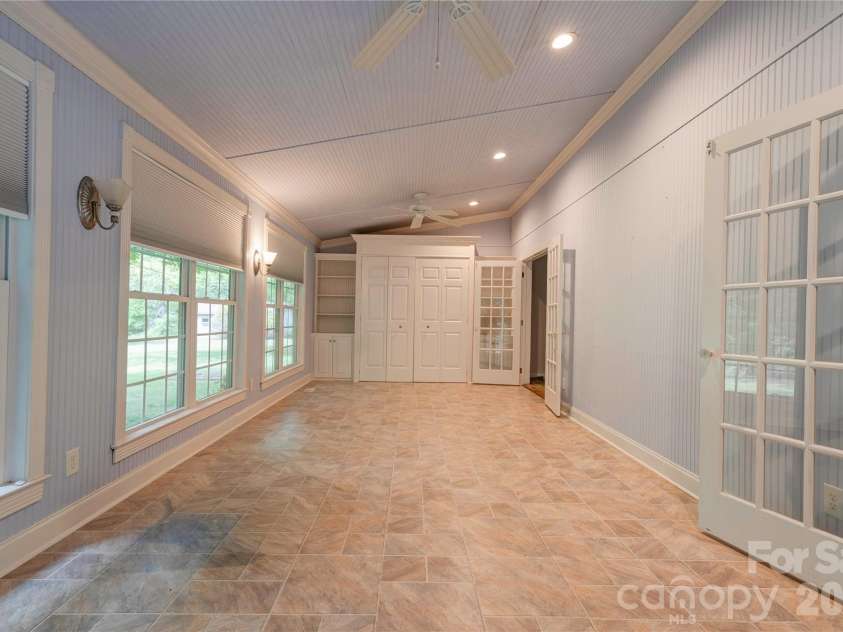 106 Dons Court, Shelby, NC 28150.  MLS# CAR4376308, YatesRealty ID 17060. Sunroom