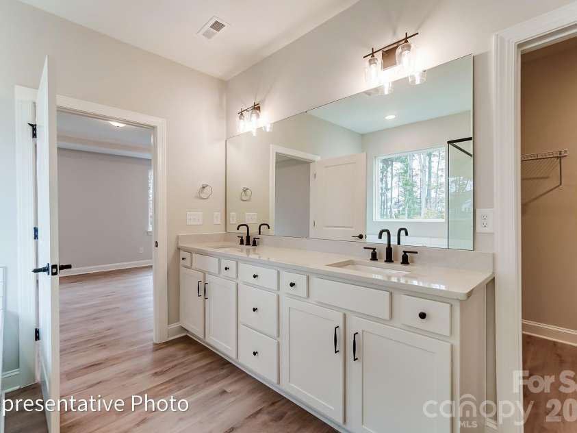 5064 McLaughlin Loop, Waxhaw, NC 28173.  MLS# CAR4375308, YatesRealty ID 17061. 