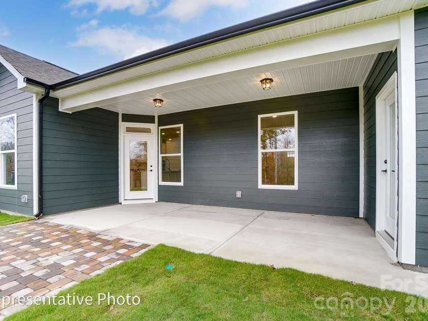 5064 McLaughlin Loop, Waxhaw, NC 28173.  MLS# CAR4375308, YatesRealty ID 17061. 