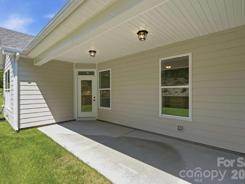 5064 McLaughlin Loop, Waxhaw, NC 28173.  MLS# CAR4375308, YatesRealty ID 17061. Covered Porch