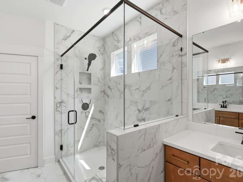 5064 McLaughlin Loop, Waxhaw, NC 28173.  MLS# CAR4375308, YatesRealty ID 17061. Primary Bathroom