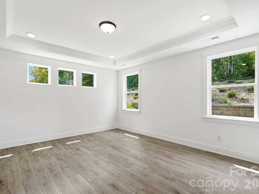 5064 McLaughlin Loop, Waxhaw, NC 28173.  MLS# CAR4375308, YatesRealty ID 17061. Primary Bedroom