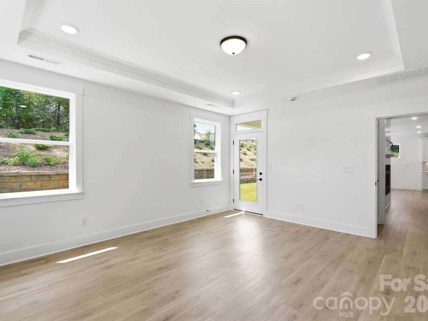 5064 McLaughlin Loop, Waxhaw, NC 28173.  MLS# CAR4375308, YatesRealty ID 17061. Primary Bedroom