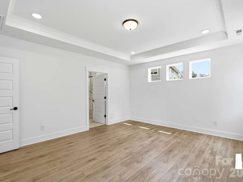 5064 McLaughlin Loop, Waxhaw, NC 28173.  MLS# CAR4375308, YatesRealty ID 17061. Primary Bedroom