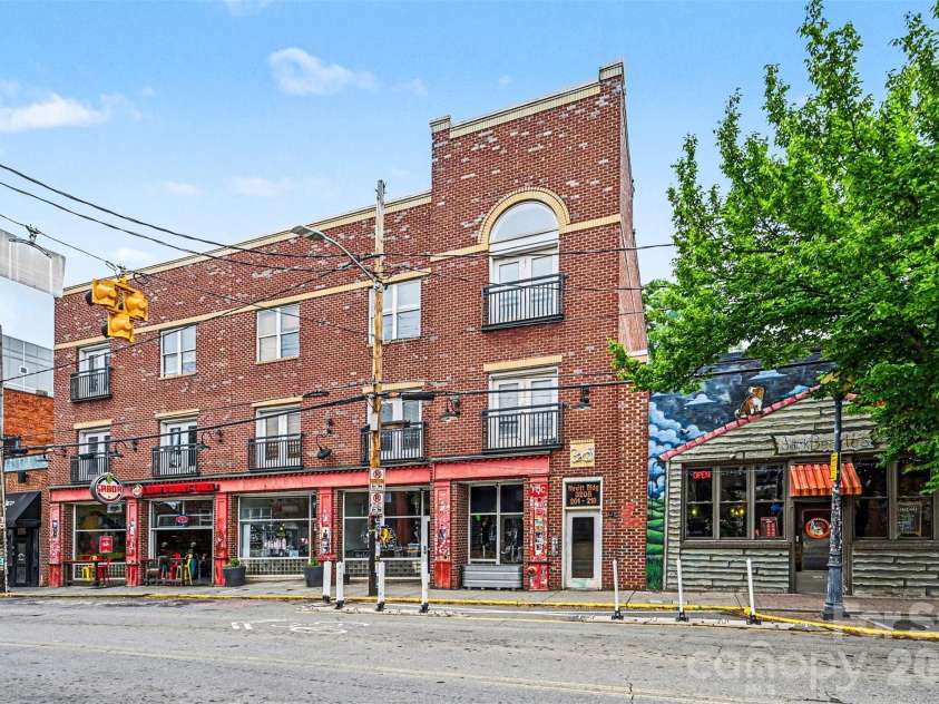 3205 Davidson Street, Charlotte, NC 28205.  MLS# CAR4375658, YatesRealty ID 17062. 