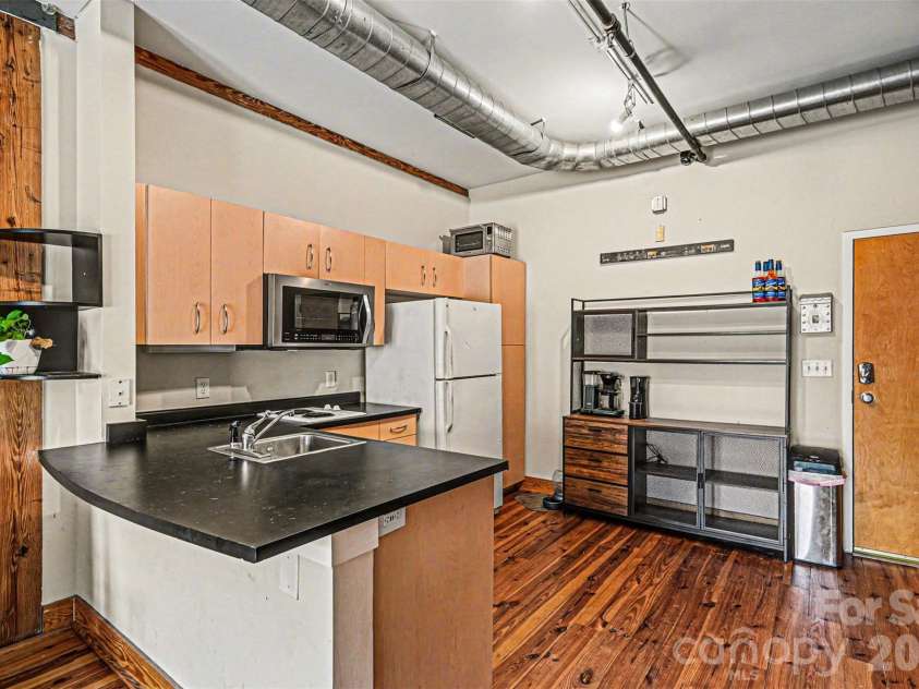 3205 Davidson Street, Charlotte, NC 28205.  MLS# CAR4375658, YatesRealty ID 17062. 