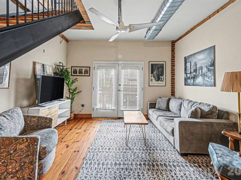 3205 Davidson Street, Charlotte, NC 28205.  MLS# CAR4375658, YatesRealty ID 17062. 
