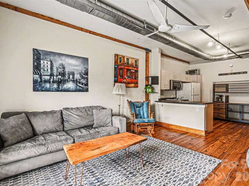 3205 Davidson Street, Charlotte, NC 28205.  MLS# CAR4375658, YatesRealty ID 17062. 