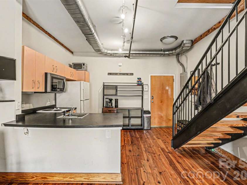 3205 Davidson Street, Charlotte, NC 28205.  MLS# CAR4375658, YatesRealty ID 17062. 