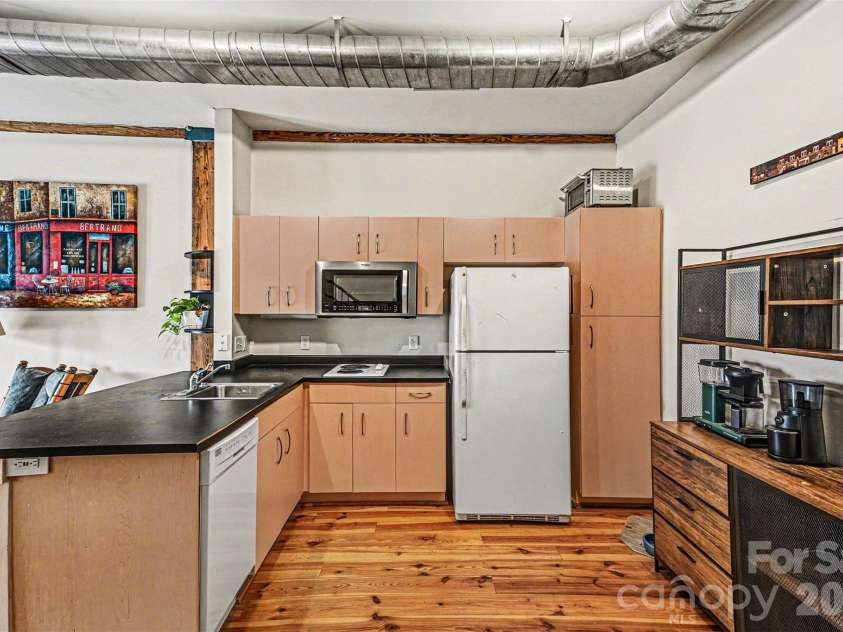 3205 Davidson Street, Charlotte, NC 28205.  MLS# CAR4375658, YatesRealty ID 17062. 