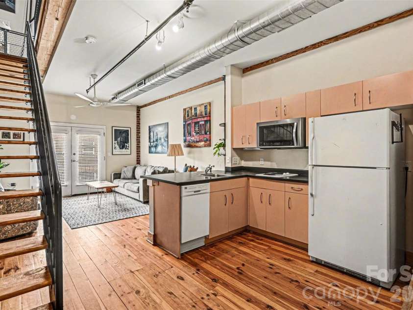 3205 Davidson Street, Charlotte, NC 28205.  MLS# CAR4375658, YatesRealty ID 17062. 