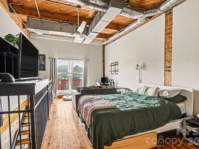 3205 Davidson Street, Charlotte, NC 28205.  MLS# CAR4375658, YatesRealty ID 17062. 