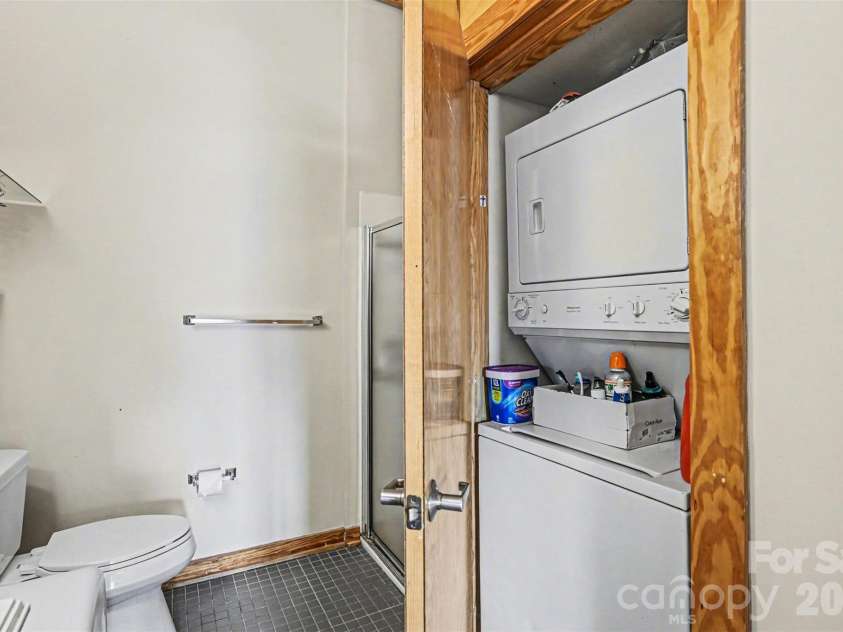 3205 Davidson Street, Charlotte, NC 28205.  MLS# CAR4375658, YatesRealty ID 17062. 