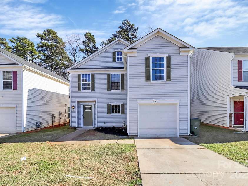 7214 Fox Point Drive, Charlotte, NC 28269.  MLS# CAR4266650, YatesRealty ID 17062. 