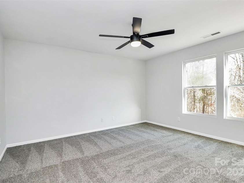 7214 Fox Point Drive, Charlotte, NC 28269.  MLS# CAR4266650, YatesRealty ID 17062. Primary Bedroom